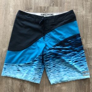 Billabong Platinum X blue surf shorts waist 32